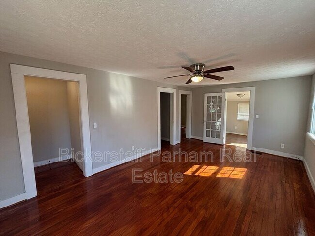 Building Photo - 2218 Camille Dr