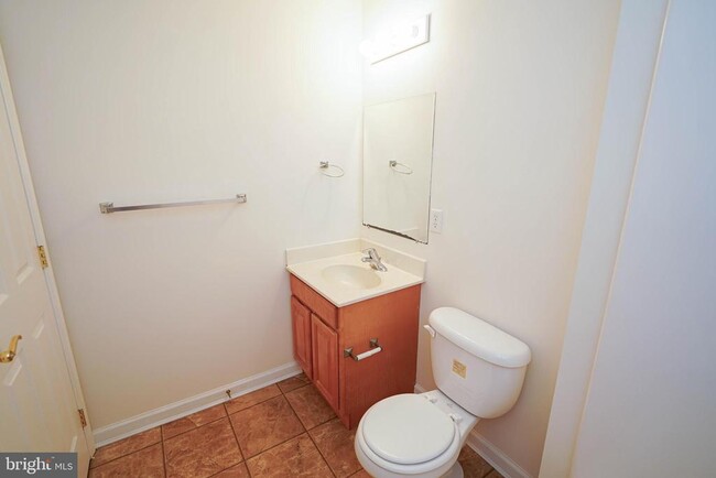 Building Photo - 420 Parkview Ct