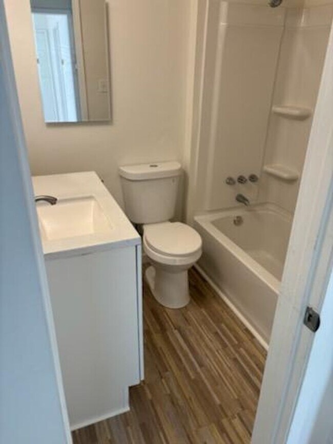 Building Photo - 2 bed 1 Bath in Oildale