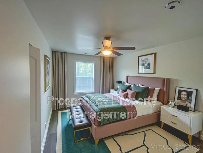 Building Photo - 246 Pinetree Cir