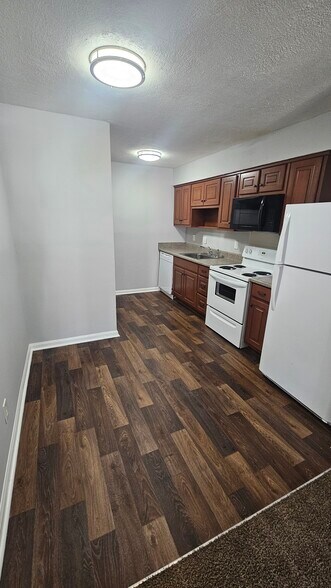 Primary Photo - Knowles Pointe Apartments