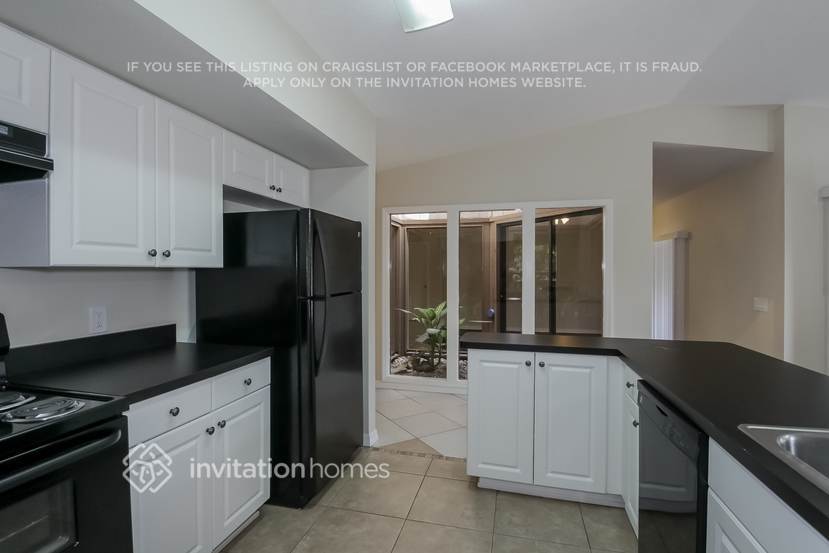 Building Photo - 8907 68th Ave E