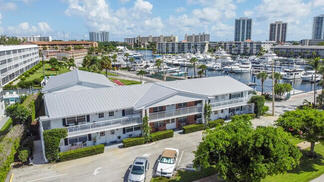 Building Photo - 143 Yacht Club Dr