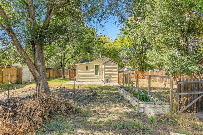 Building Photo - $1,495.00, 1-bed, 1-bath newly renovated l...