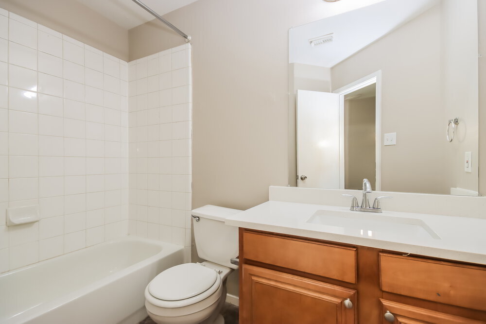 Building Photo - 1402 Baychester Ln