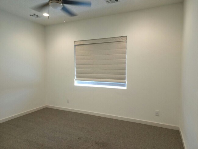 Building Photo - Modern 3-Bed, 2-Bath Home in Rio Rancho’s ...
