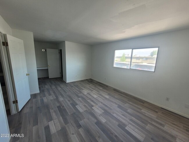 Building Photo - 4667 N 21st Ave