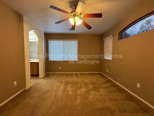 Building Photo - 9854 E Escondido Ave