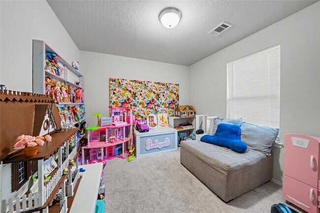 Building Photo - 20815 Acorn Valley Dr