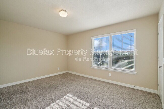 Building Photo - 10750 Gentle Fox Bay