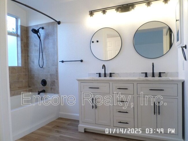 Building Photo - 2149 Bluewater Ln