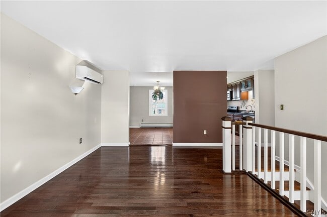 Building Photo - 8237 Mantova Dr