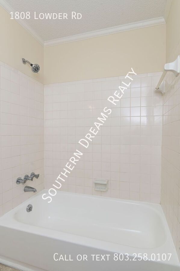 Building Photo - 1808 Lowder Dr