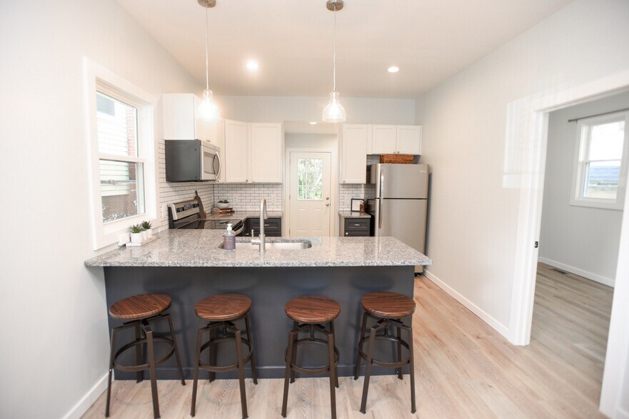 Building Photo - 4821 Ebersole Ave