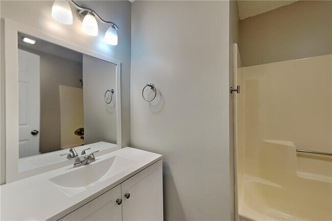 Building Photo - 4523 Hickory Grove Dr NW