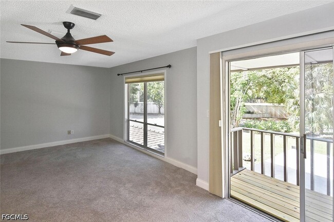 Building Photo - 4295 Island Cir