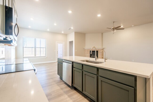 Building Photo - 5905 Settler Ave