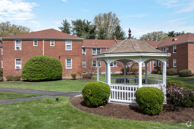 Primary Photo - Bryant Gardens