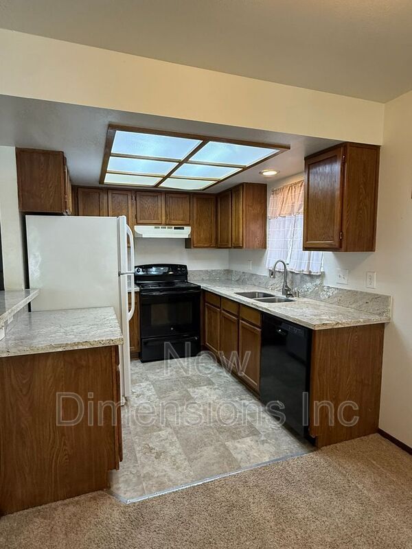 Building Photo - 3679 Grant Dr