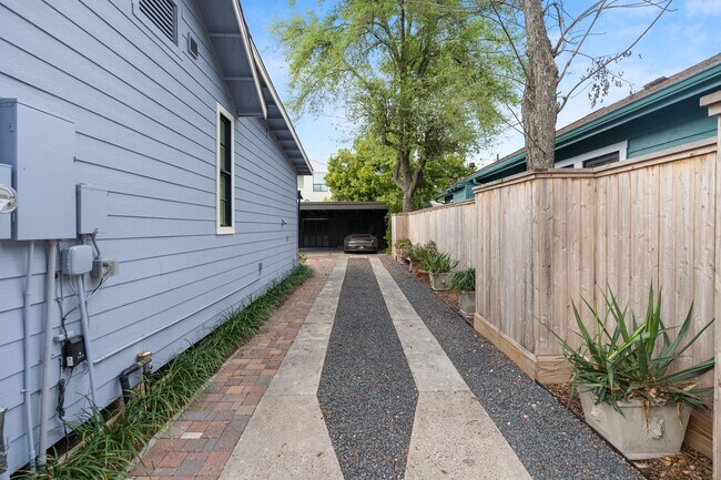 Building Photo - 1116 Nadine St