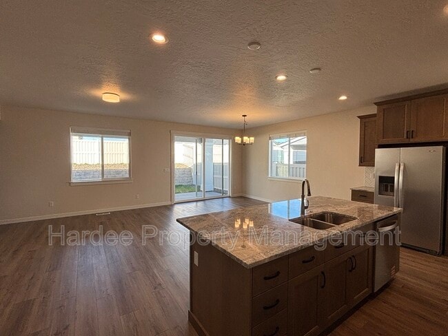 Building Photo - 1878 W Blue Lightning St