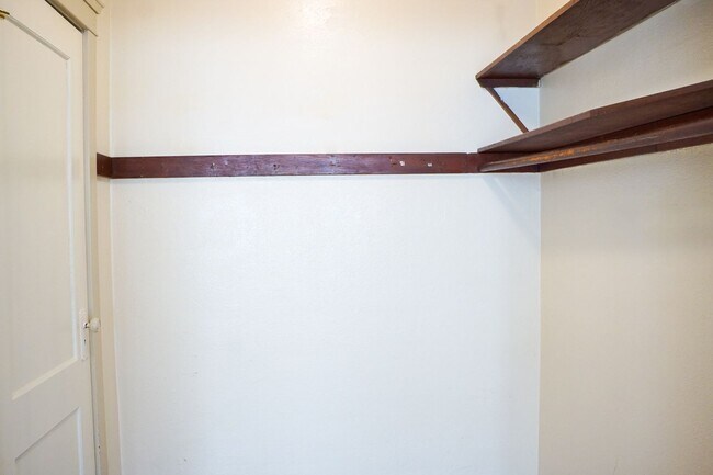 Building Photo - Charming Buckman Studio: Hardwoods, Walk-in Closet & More!