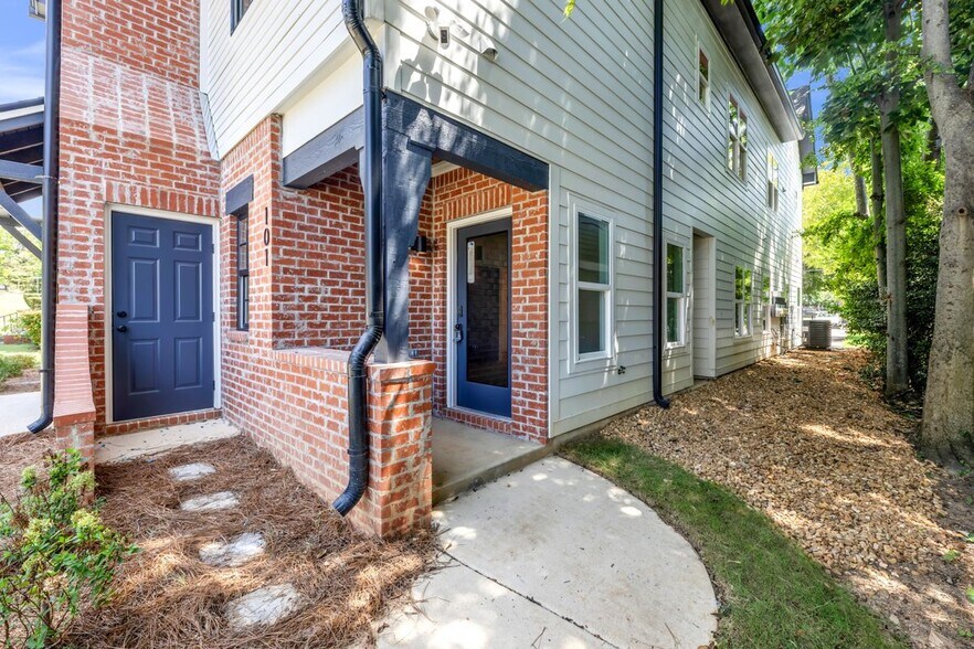 Building Photo - 4115 4th Ave S