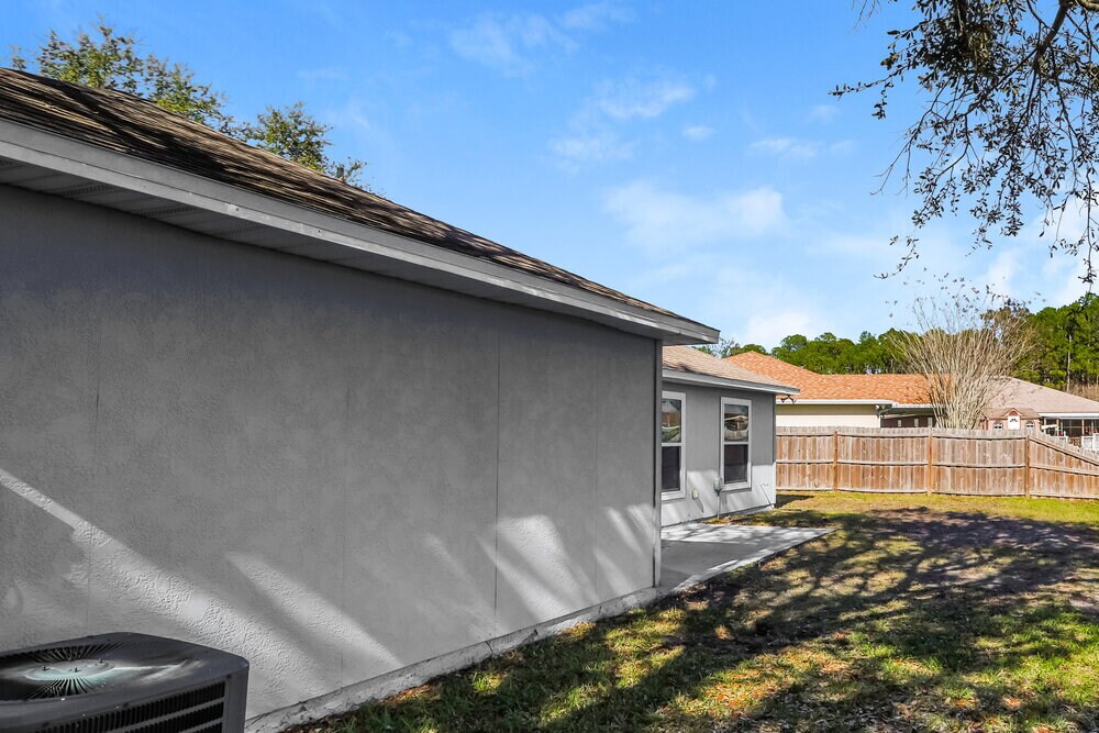 Building Photo - 975 Deer Spring Dr