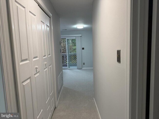 Building Photo - 12926 Grays Pointe Rd