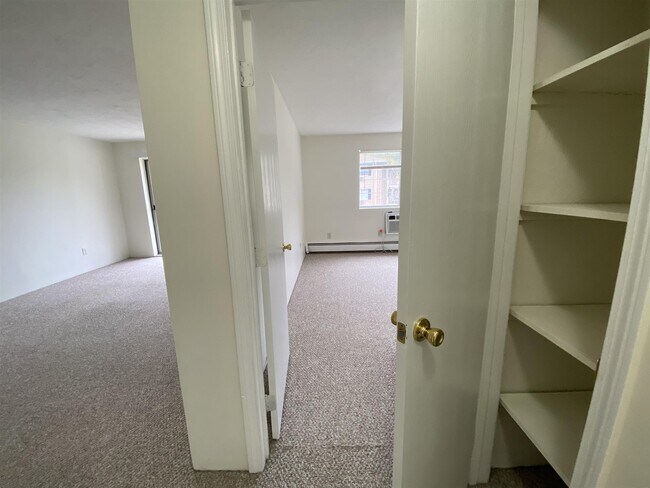 Building Photo - 377 Huse Rd