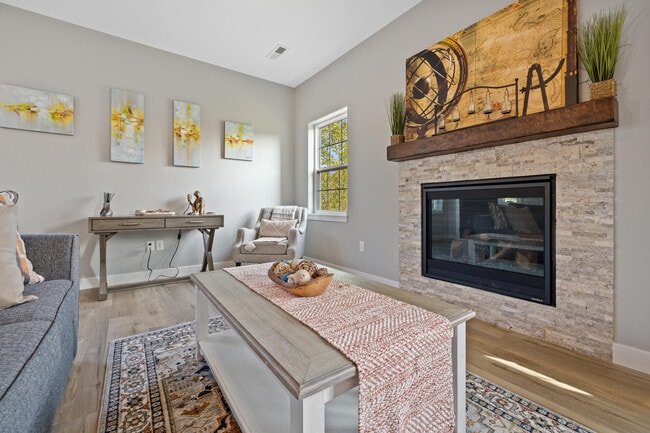 Building Photo - 1824 Horseshoe Ln