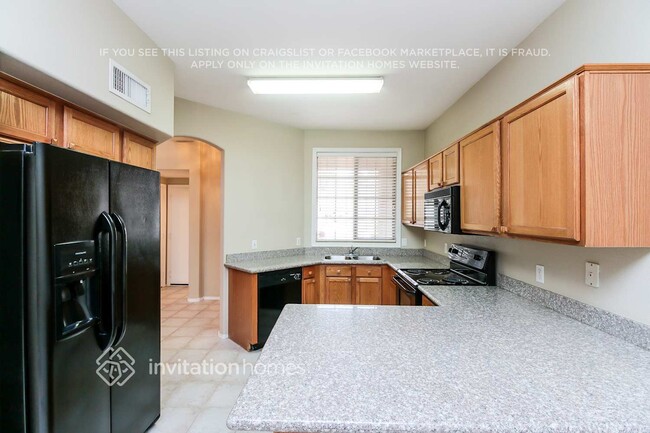 Building Photo - 1443 E Julep St