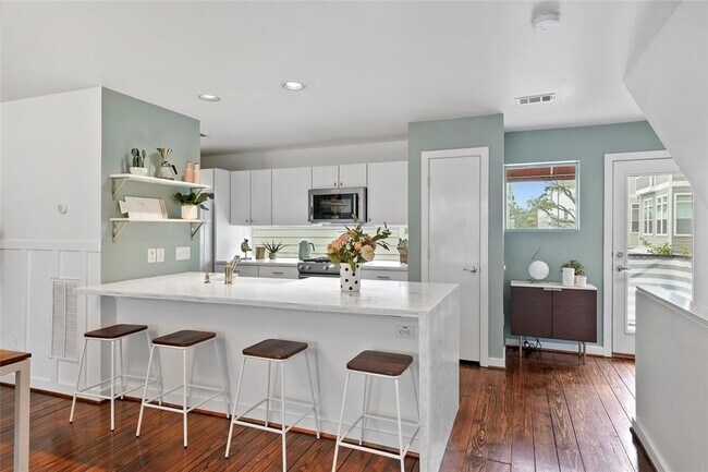 Building Photo - 6140 Grand Blvd