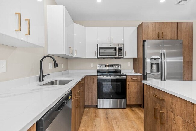 Building Photo - 22 Everett St