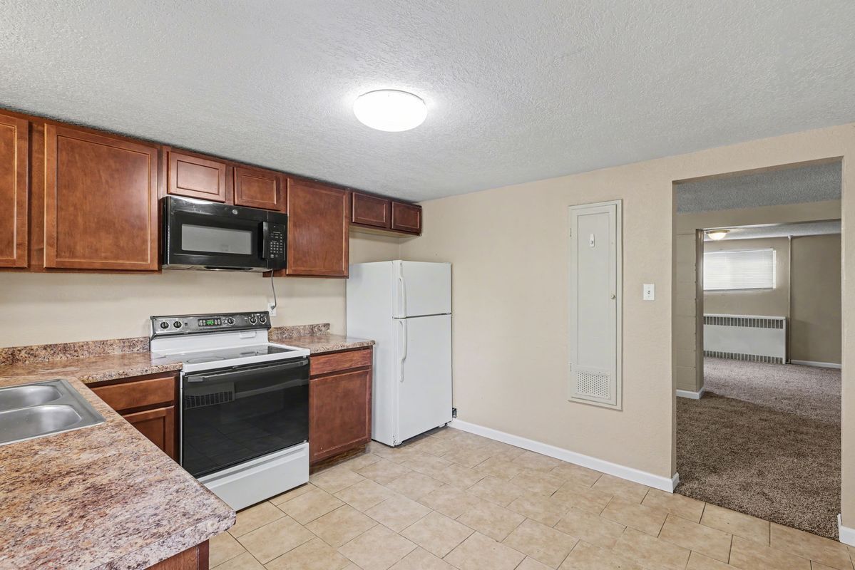 Building Photo - 1117 Cooper Ave