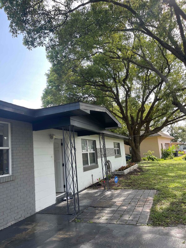 Building Photo - 2410 Ave C NW