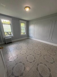 Building Photo - 127 Stanley Ave