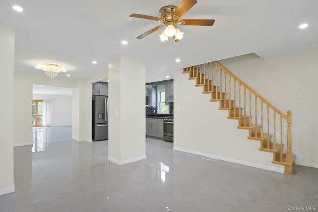 Building Photo - 22 Firth St