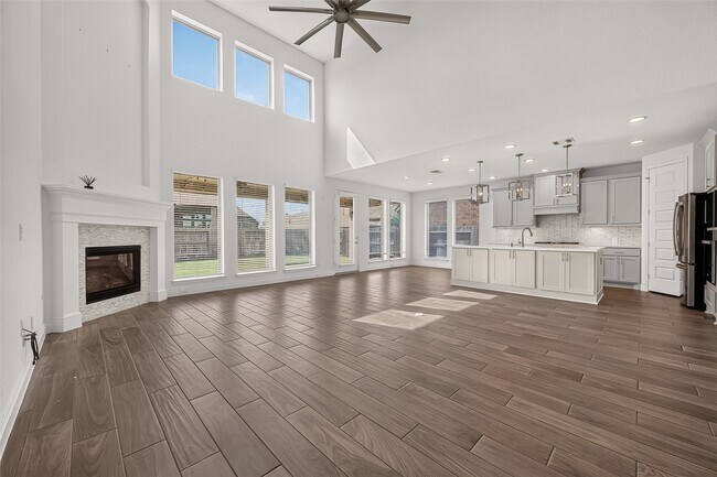 Building Photo - 25109 Pinebrook Grove Ln
