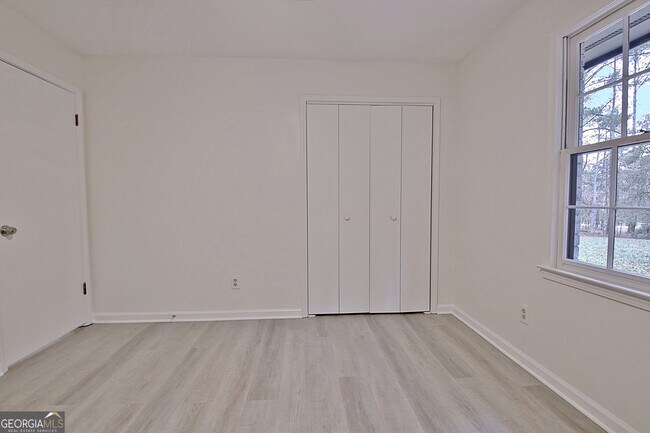 Building Photo - 716 Ebenezer Rd