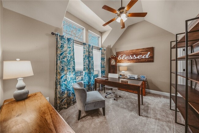 Building Photo - 3301 SW Stonepoint Ave