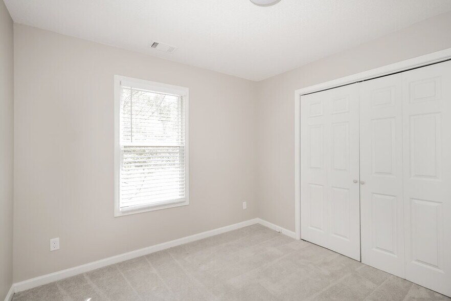 Building Photo - 254 Hillandale Dr