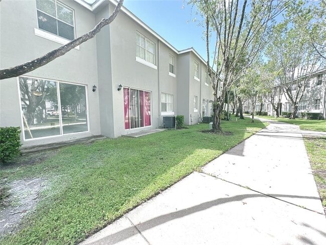 Building Photo - 2310 Shoma Ln