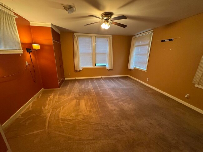 Building Photo - 1173 Seminole Dr