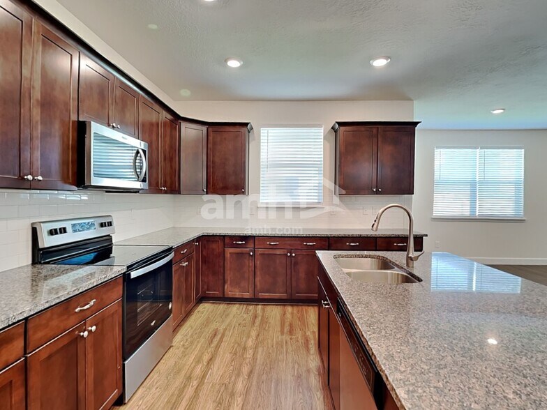 Building Photo - 2325 S Wild Horse Way