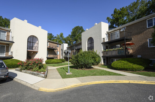 Building Photo - Chadwick Village Apartments