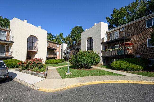 Building Photo - Chadwick Village Apartments