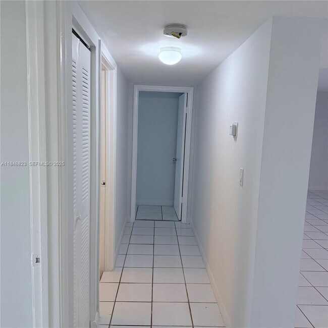 Building Photo - 2750 W 76th St