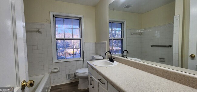 Building Photo - 2349 Valley Way