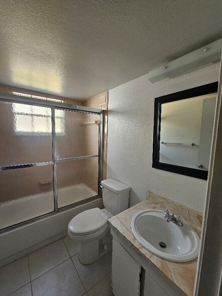 Building Photo - 580 Fairways Ln